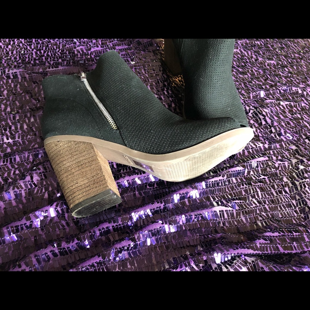 Call It-Spring—Booties-Peep-Toe - Picture 4 of 4